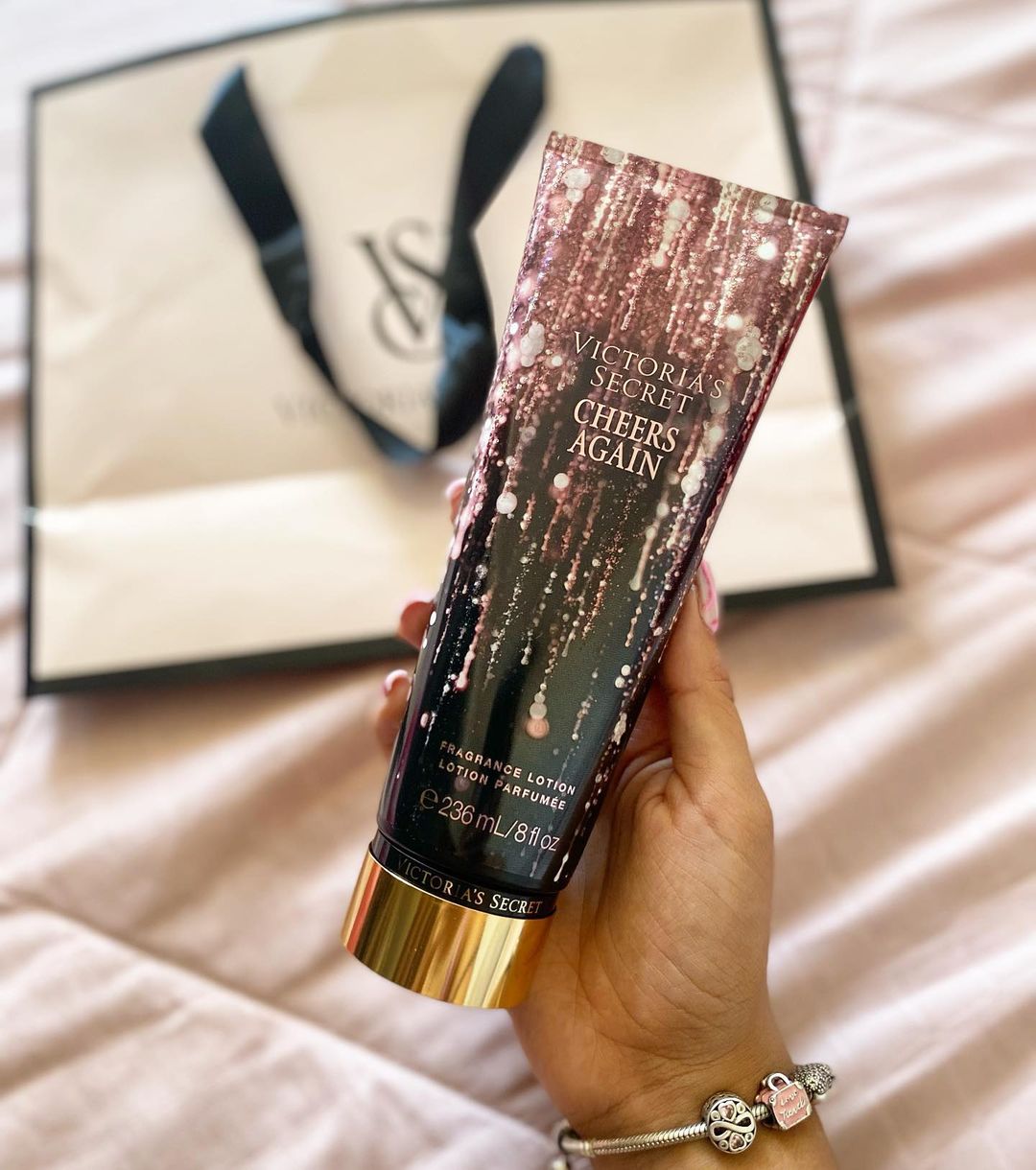Loción Corporal Victoria's Secret Cheers Again - 236ml